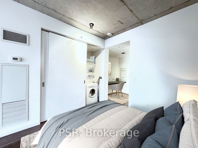 811 - 32 Trolley Cres