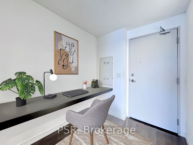 811 - 32 Trolley Cres