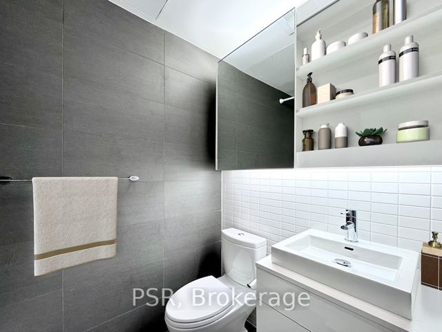 811 - 32 Trolley Cres
