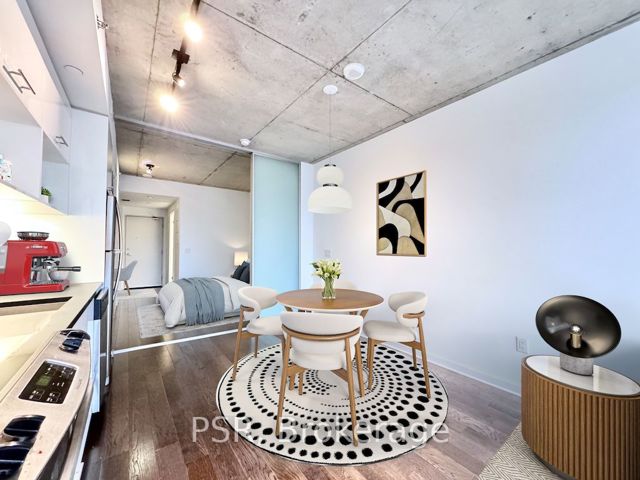 811 - 32 Trolley Cres