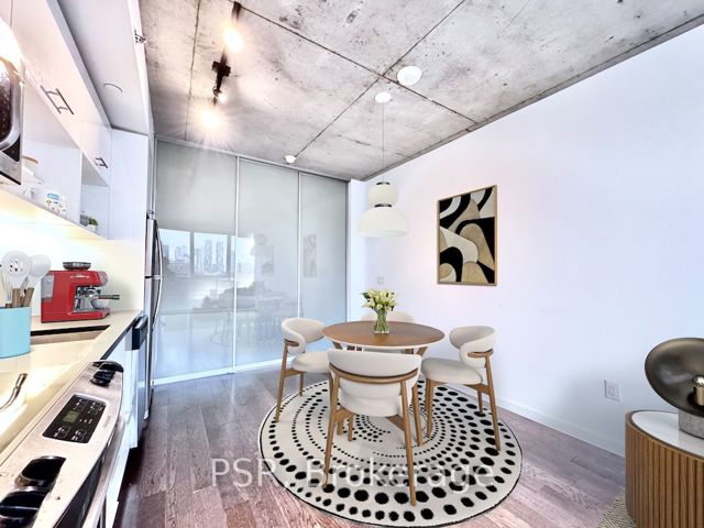 811 - 32 Trolley Cres