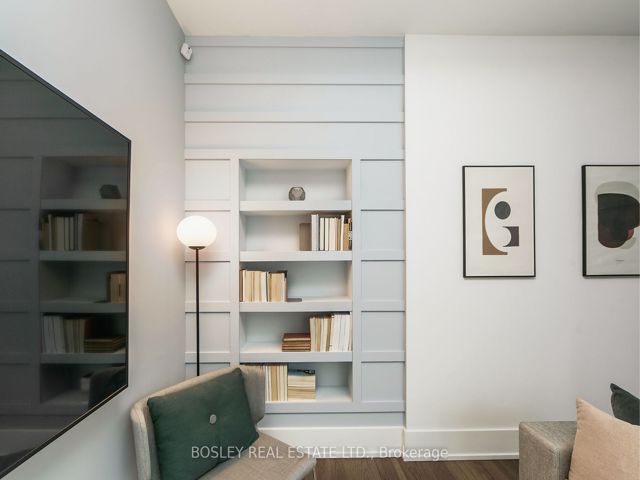 112 - 80 Vanauley St