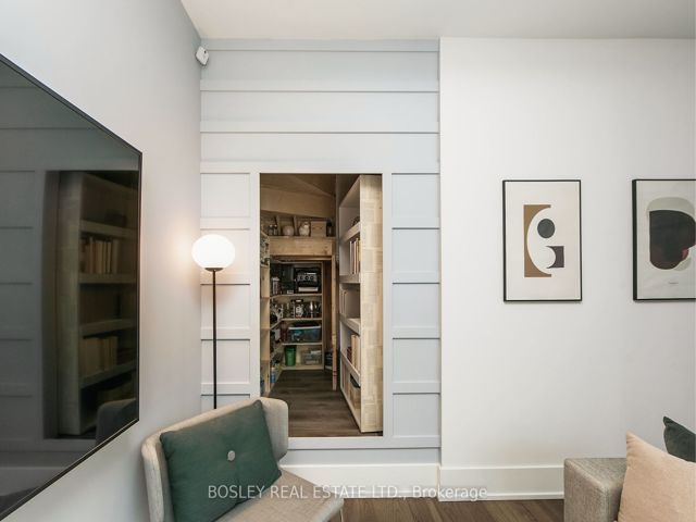 112 - 80 Vanauley St