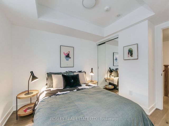 112 - 80 Vanauley St