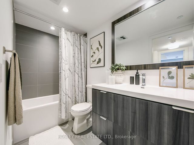 112 - 80 Vanauley St