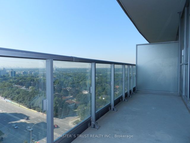 1010 - 66 Forest Manor Rd