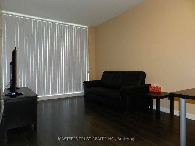 1010 - 66 Forest Manor Rd