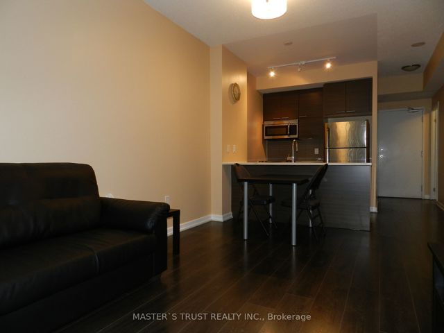 1010 - 66 Forest Manor Rd
