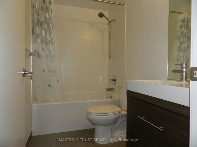 1010 - 66 Forest Manor Rd