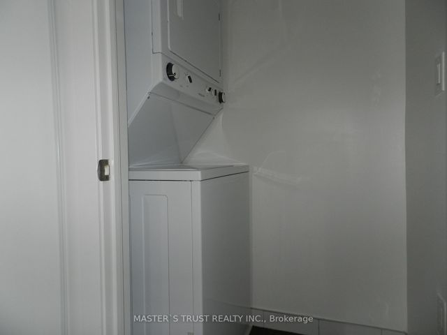 1010 - 66 Forest Manor Rd