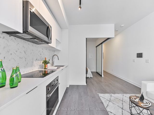 426 - 5 Defries St