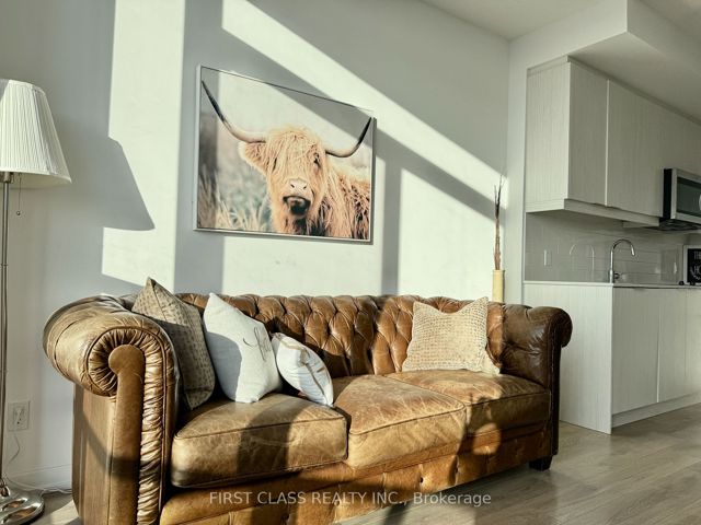 709 - 36 Forest Manor Rd