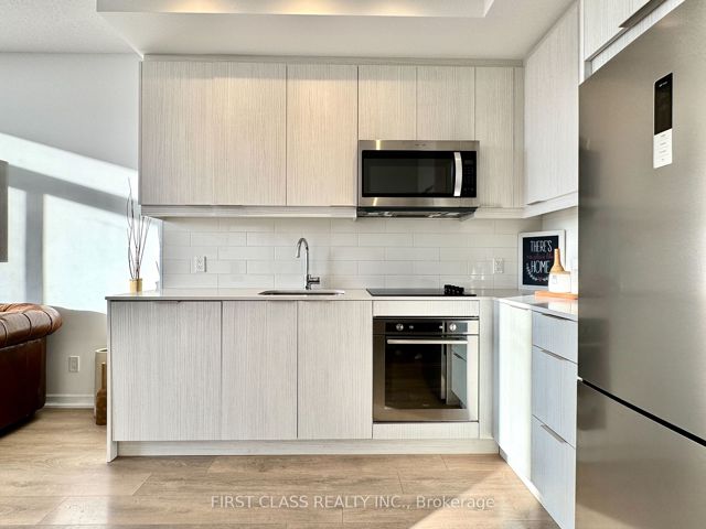 709 - 36 Forest Manor Rd