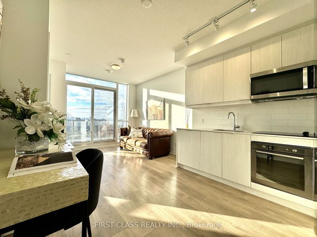 709 - 36 Forest Manor Rd