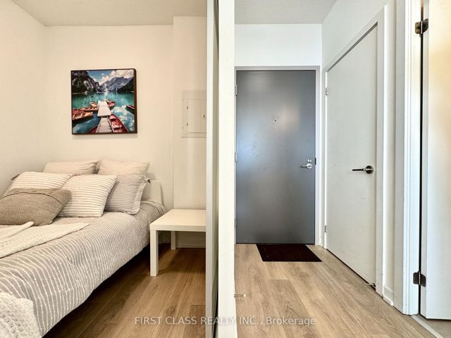 709 - 36 Forest Manor Rd
