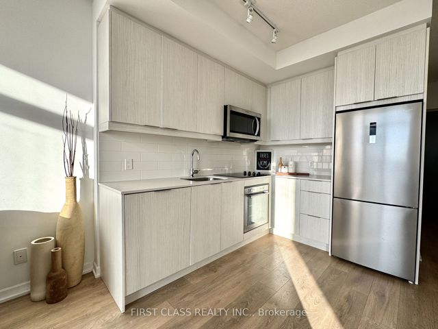 709 - 36 Forest Manor Rd
