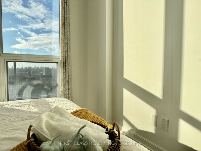 709 - 36 Forest Manor Rd