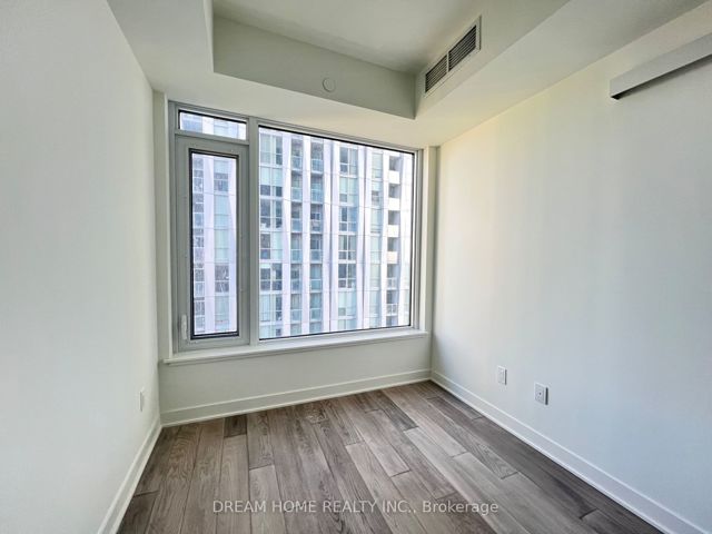 2206 - 11 Yorkville Ave