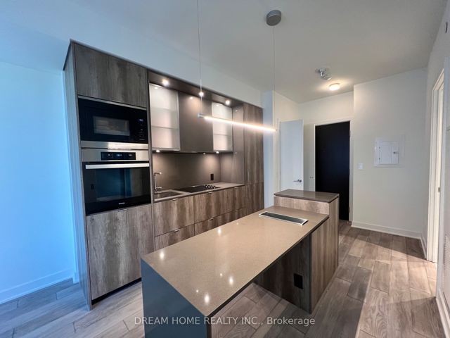 2206 - 11 Yorkville Ave