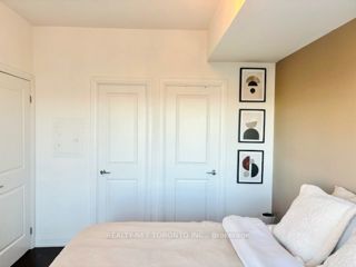 702 - 530 St Clair Ave W