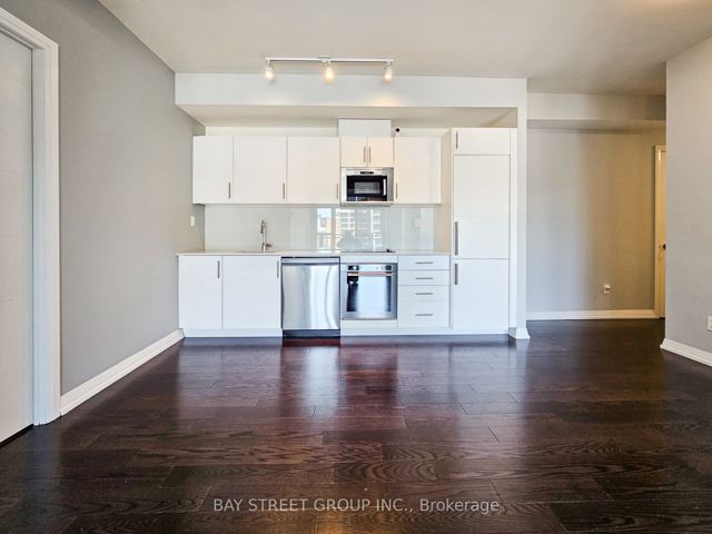 1122 - 460 Adelaide St E