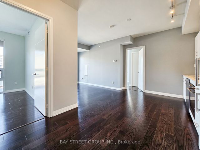 1122 - 460 Adelaide St E