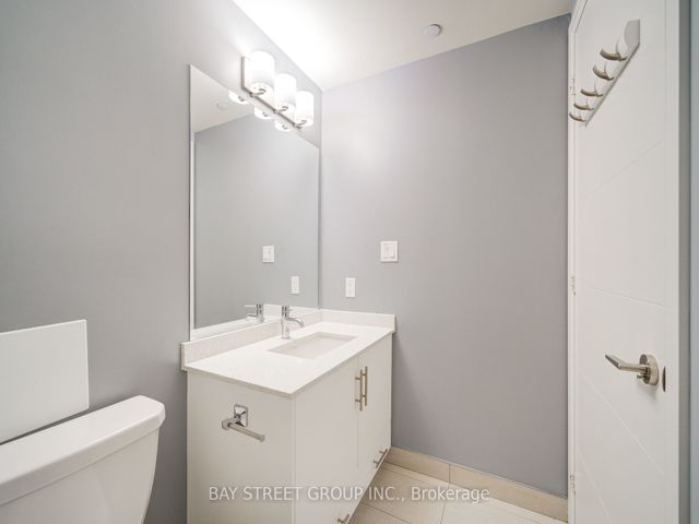 1122 - 460 Adelaide St E