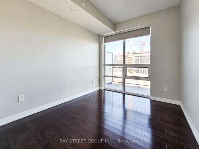 1122 - 460 Adelaide St E