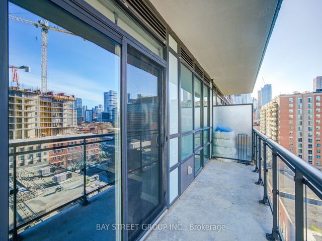 1122 - 460 Adelaide St E