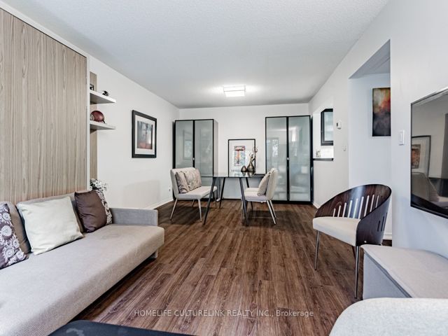 Th116 - 38 Hollywood Ave