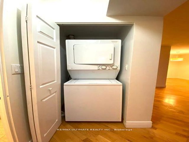 1004 - 18 Hillcrest Ave