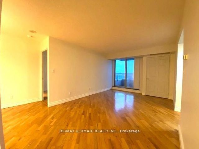 1004 - 18 Hillcrest Ave
