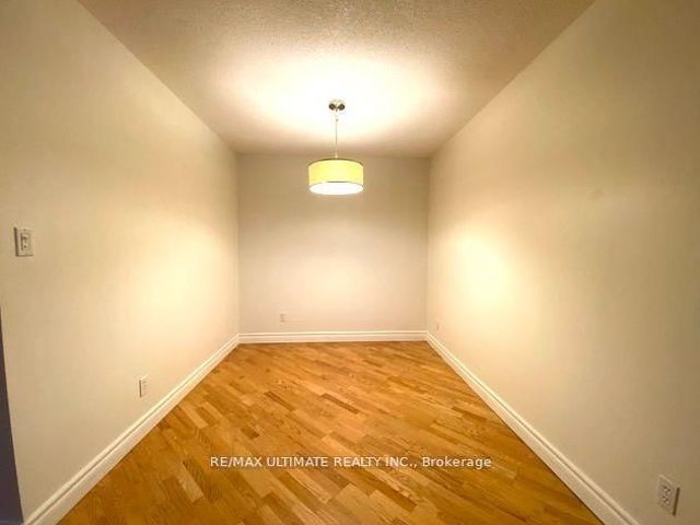1004 - 18 Hillcrest Ave