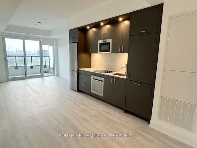 1533 - 20 Inn On The Park Dr