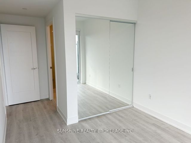 1533 - 20 Inn On The Park Dr