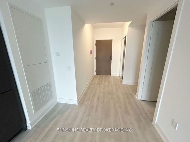 1533 - 20 Inn On The Park Dr