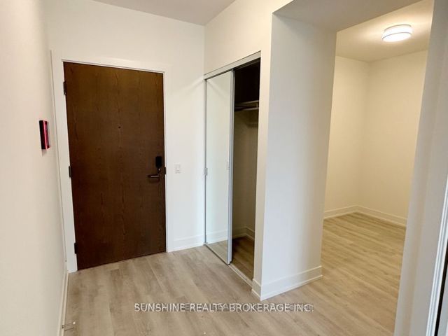1533 - 20 Inn On The Park Dr