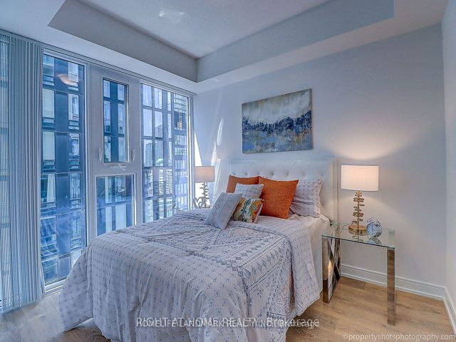 2111 - 50 Wellesley St