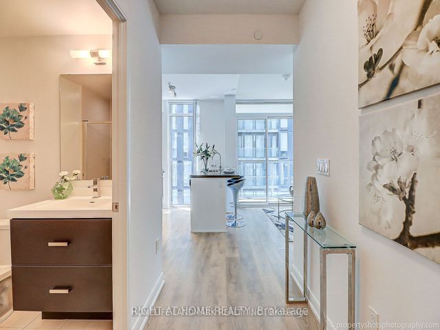2111 - 50 Wellesley St