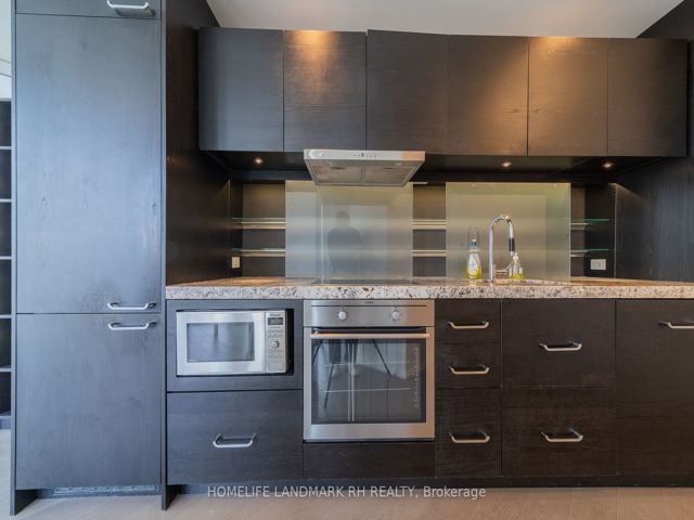 2707 - 45 Charles St E