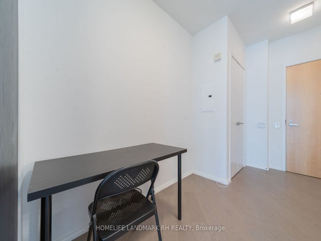 2707 - 45 Charles St E