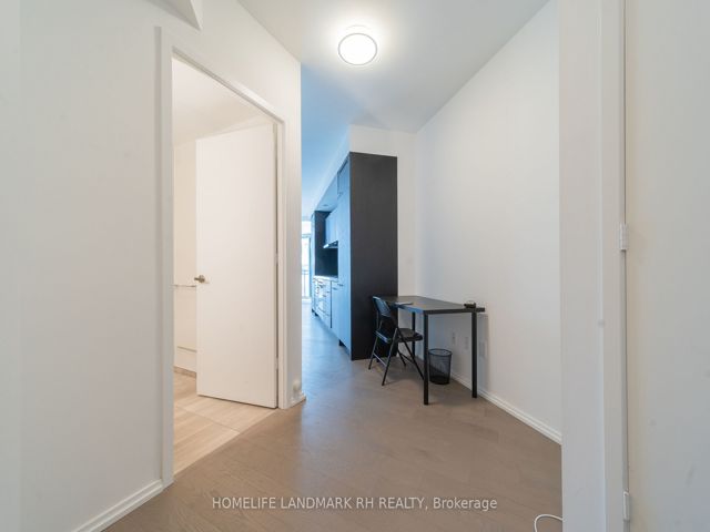 2707 - 45 Charles St E