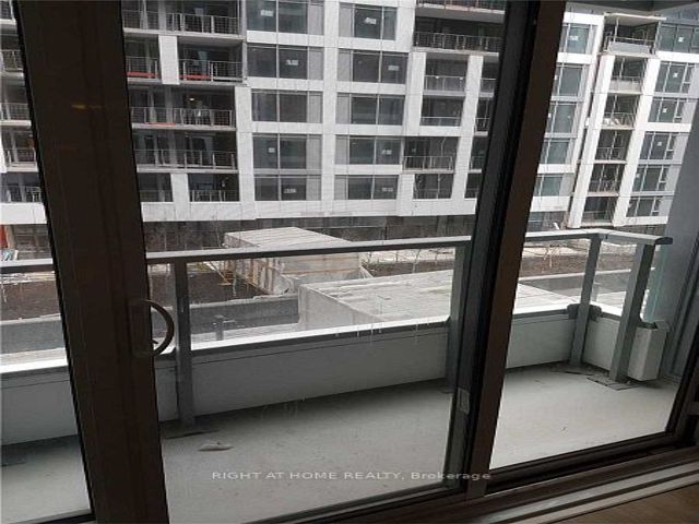 420E - 576 Front St W