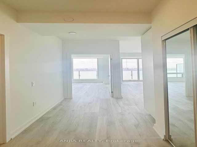 S2807 - 8 Olympic Garden Dr