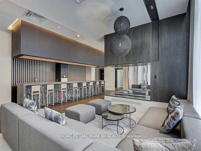 403 - 5180 Yonge St