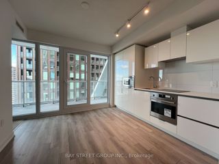 2720 - 230 Simcoe St
