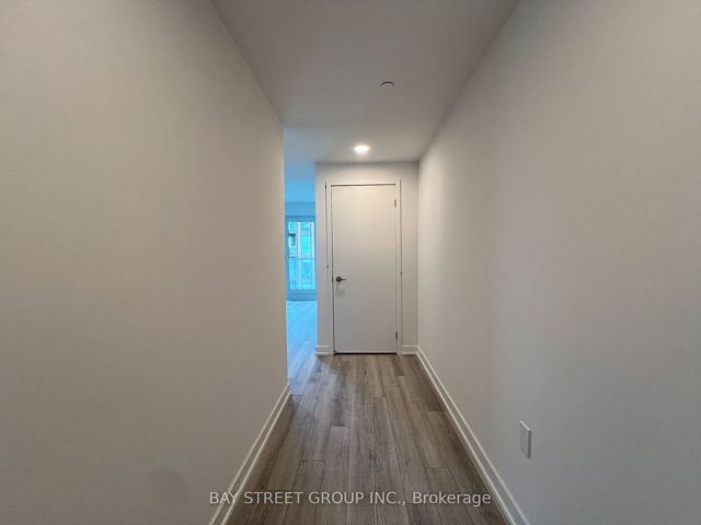 2720 - 230 Simcoe St