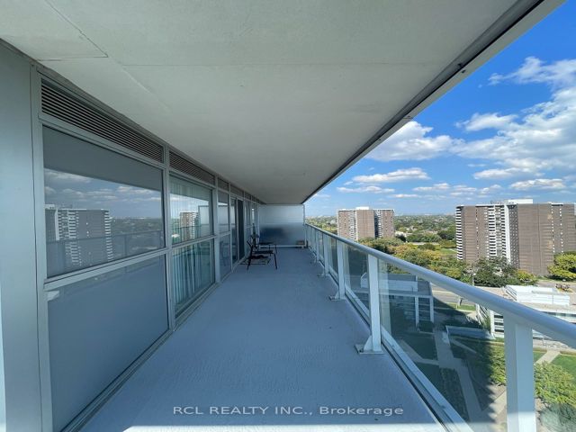 1809 - 275 Yorkland Rd