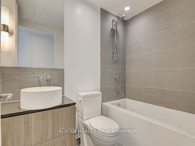 1903 - 161 Roehampton Ave