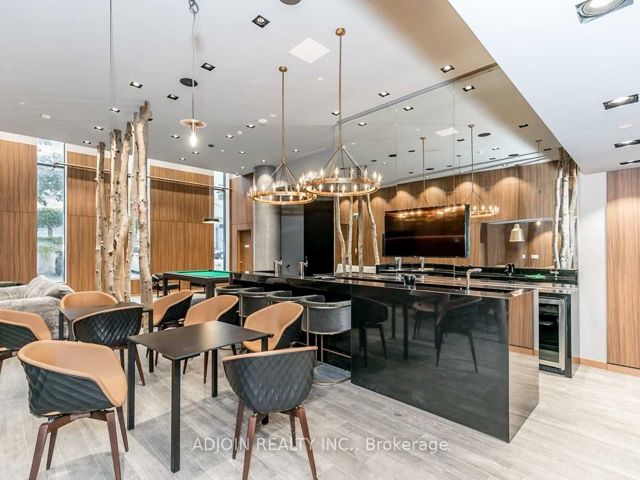 1903 - 161 Roehampton Ave